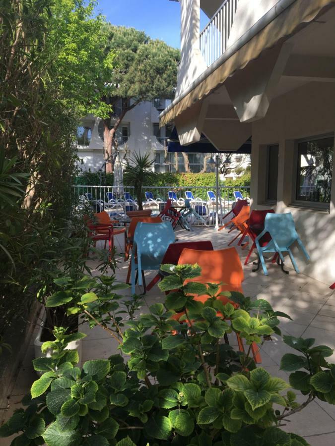 Hotel Les Rives Bleues Ла-Гранд-Мот Экстерьер фото