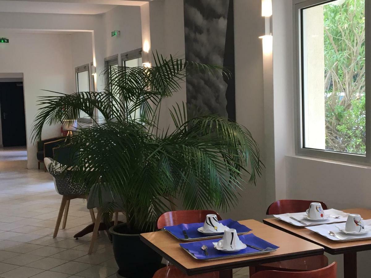Hotel Les Rives Bleues Ла-Гранд-Мот Экстерьер фото